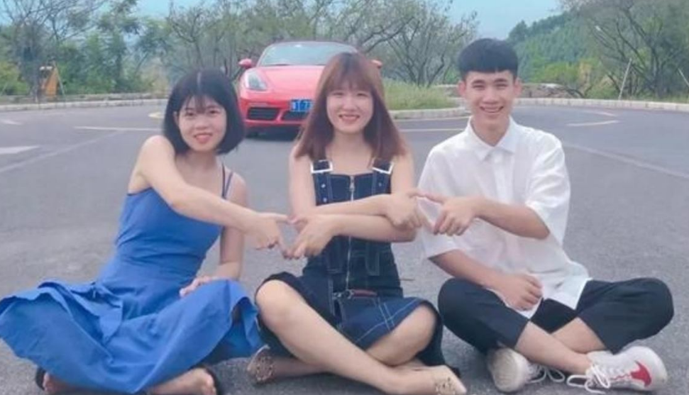 有魄力!陈三废姐姐主动放弃1400万粉丝,甘愿沦为弟弟弟妹工具人