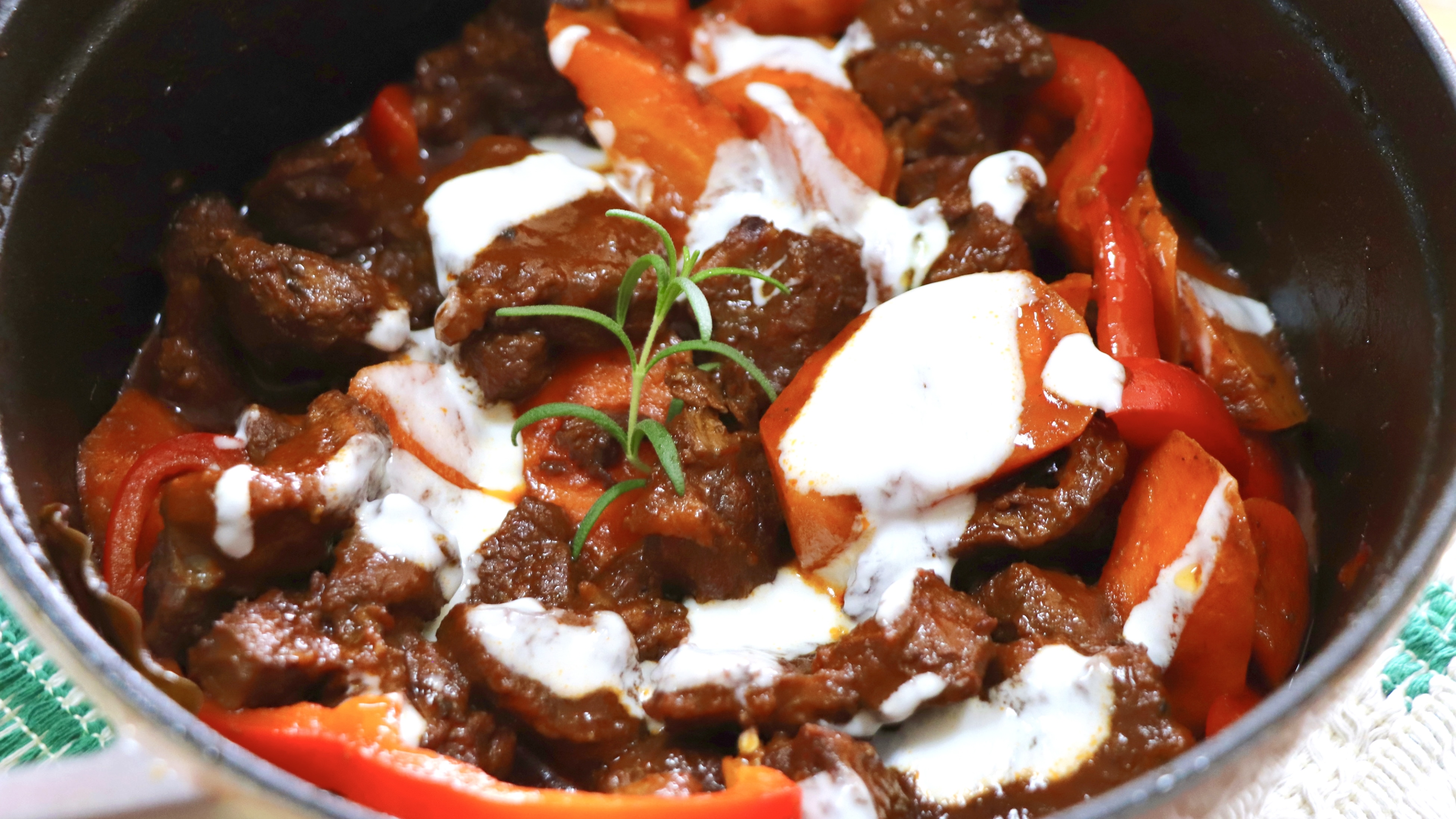 大名鼎鼎的匈牙利炖牛肉,好吃到舔碗