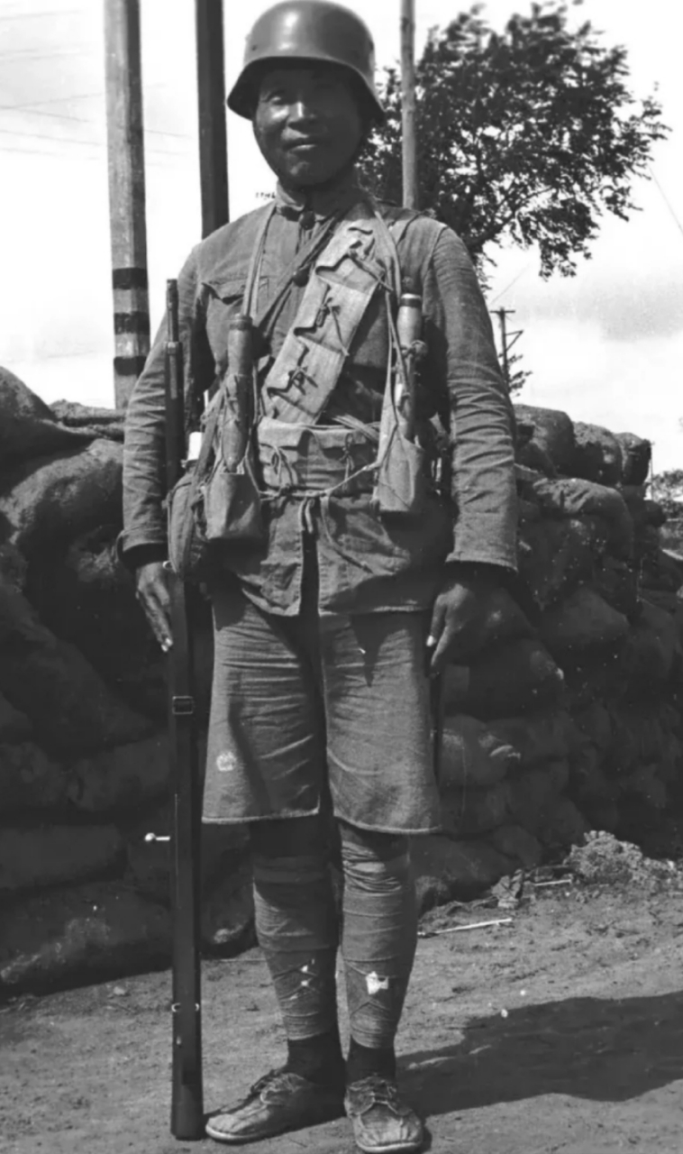 抗日战争中,国军素质问题,国军士兵文化程度不高,文盲率很高,但他们学