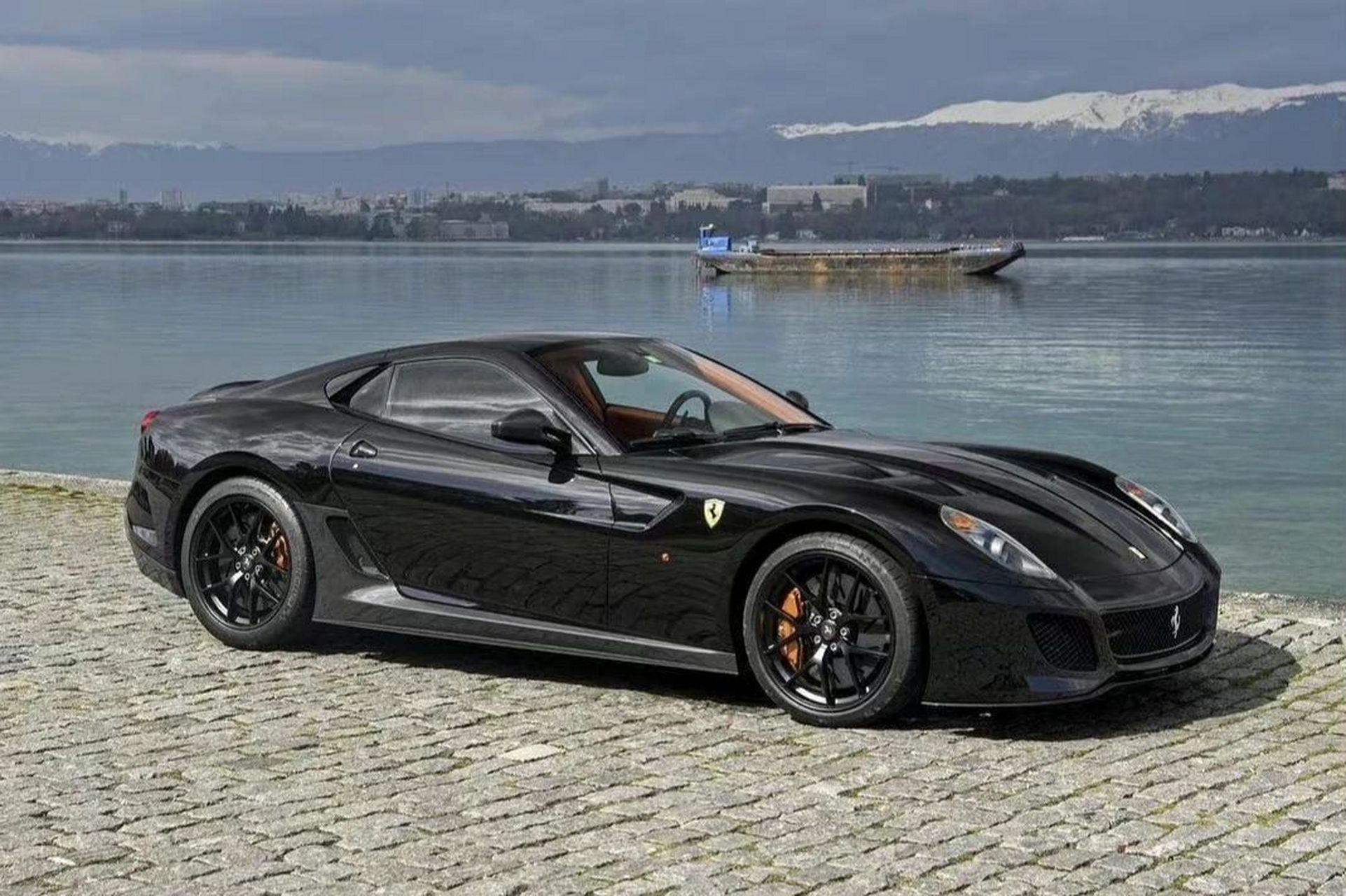 法拉利599 两门两座硬顶跑车 6.