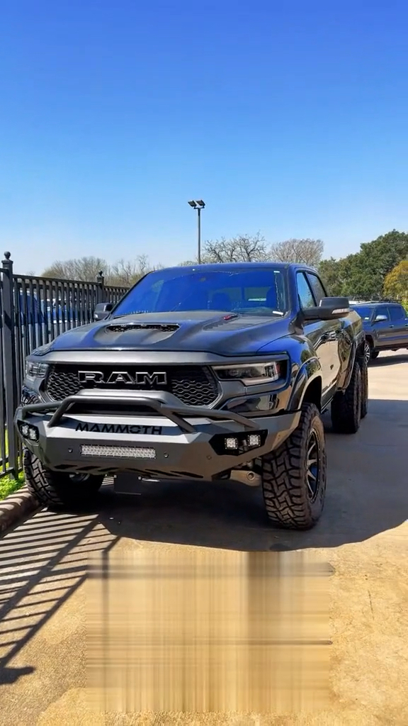 道奇ram1500 trx六轮皮卡