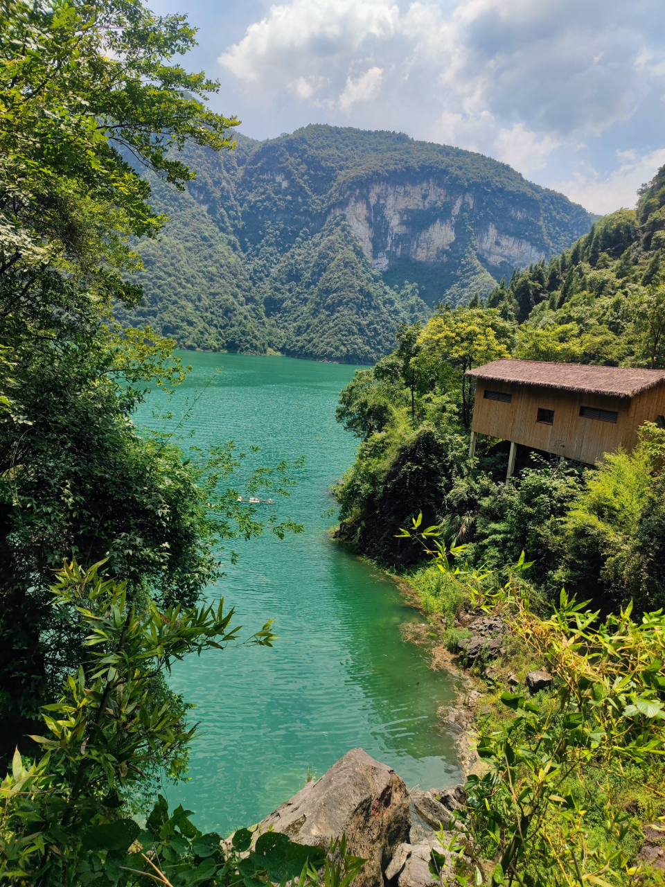 清江画廊,这是一个让我心动的名字.