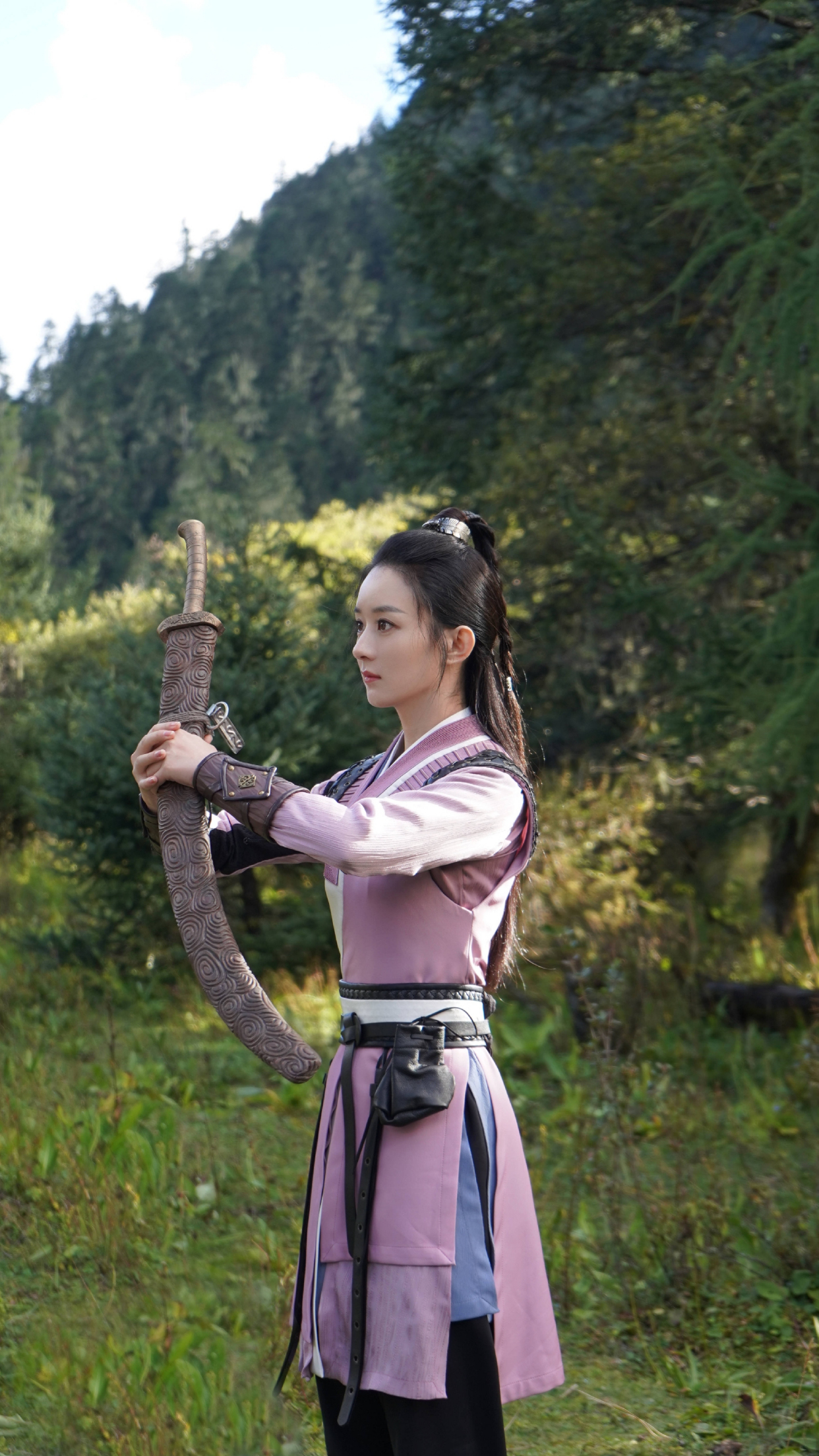 演员赵丽颖,电视剧《有翡》剧照更新,请看阿翡的美照吧