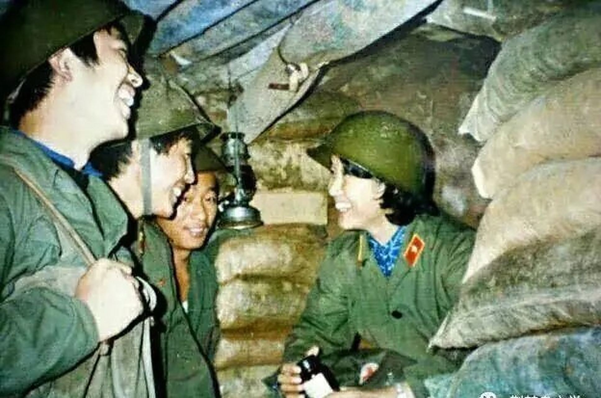 在老山战场猫耳洞巡诊战士烂裆病的女军医王晓华  老山属于热带季风