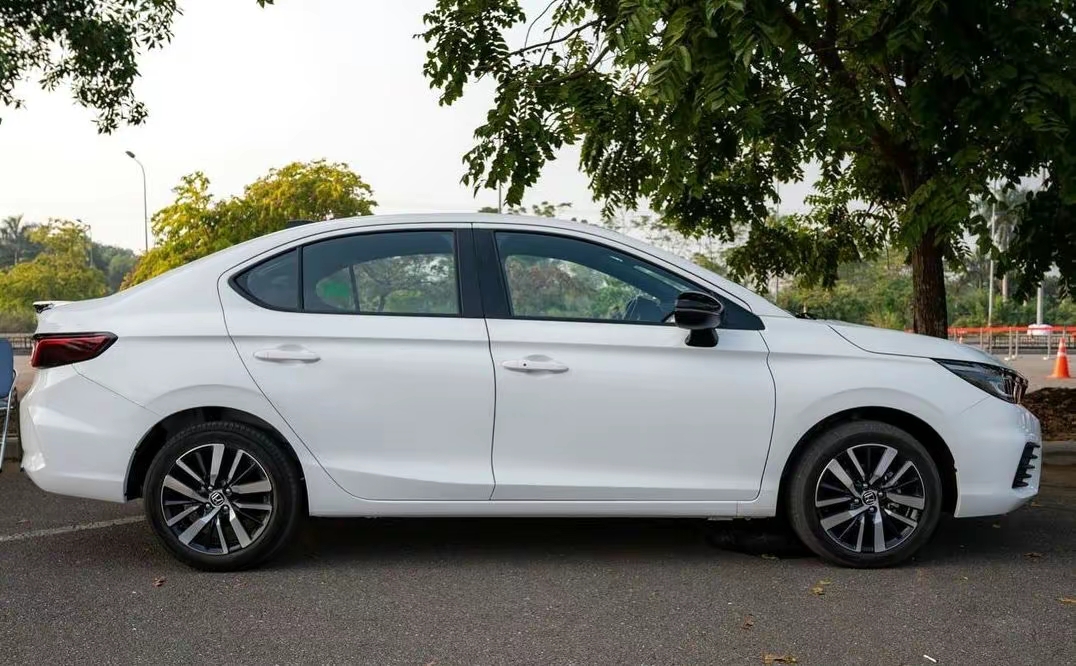 接替桑塔纳,2023款本田city锋范亮相,造型动感犀利,油耗3升