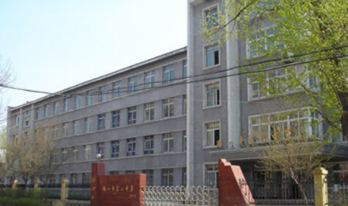 鞍山市第四中学图片