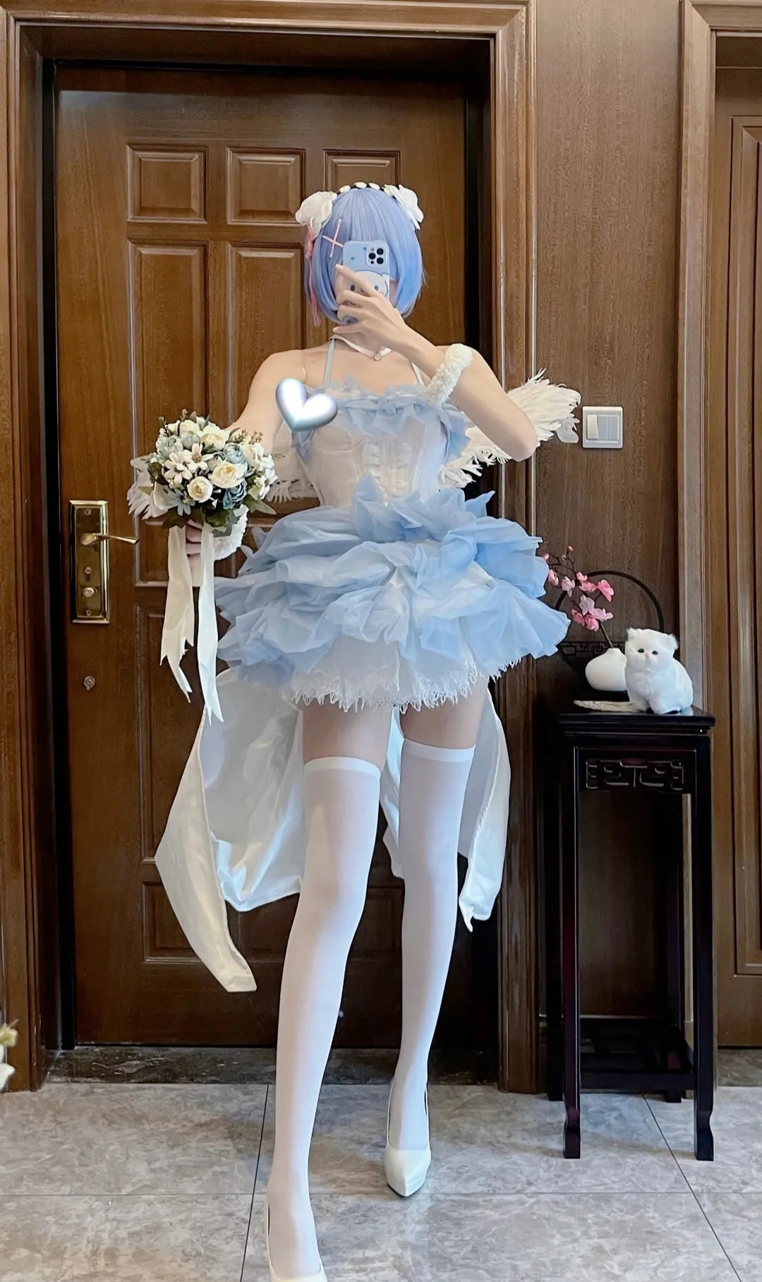 雷姆cos,过膝"白丝"配上蓝色花嫁,你心动了吗?