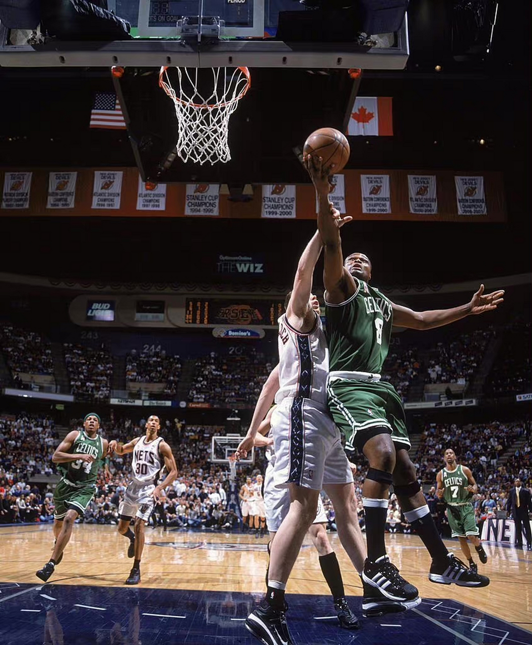 安东尼·沃克上脚adidas pro model 2g