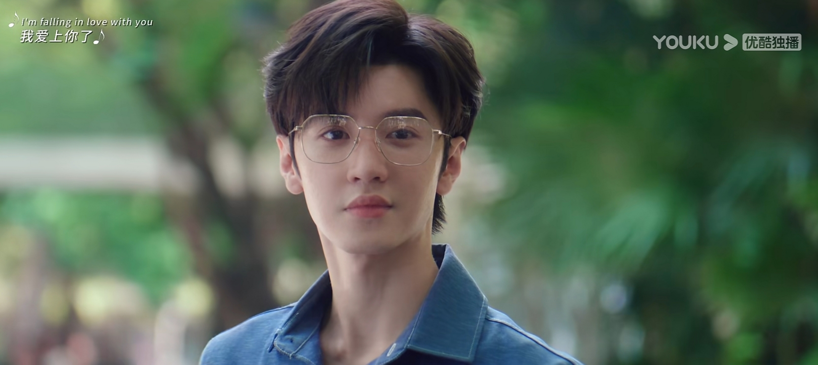 《偷偷藏不住》:这样青春明媚的桑稚,段嘉许难免不动心.