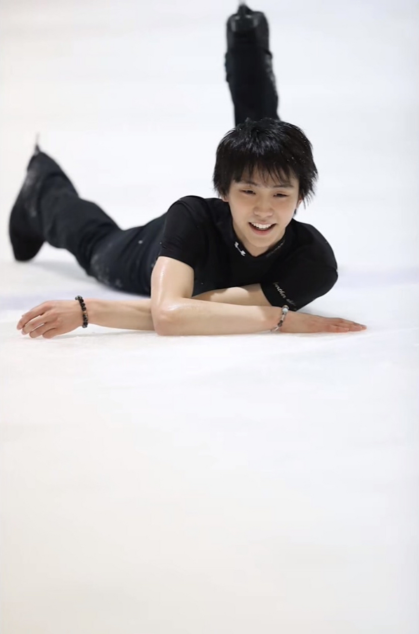 像冰上的小海豹07这笑容多么灿烂啊[给你小心心]  #羽生结弦