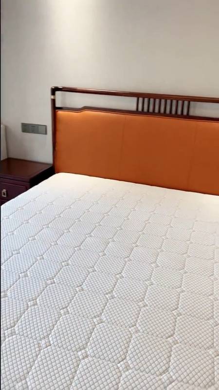 好床九分财不富也镇宅一世人半世床奢侈一点也无妨