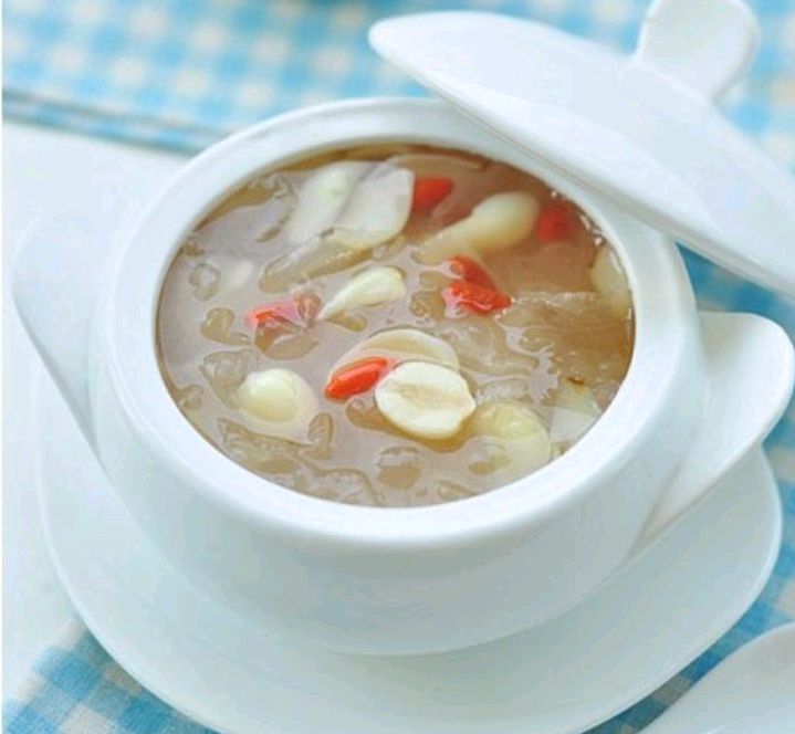 "满汉全席的独特韵味:莲子百合羹的故事"