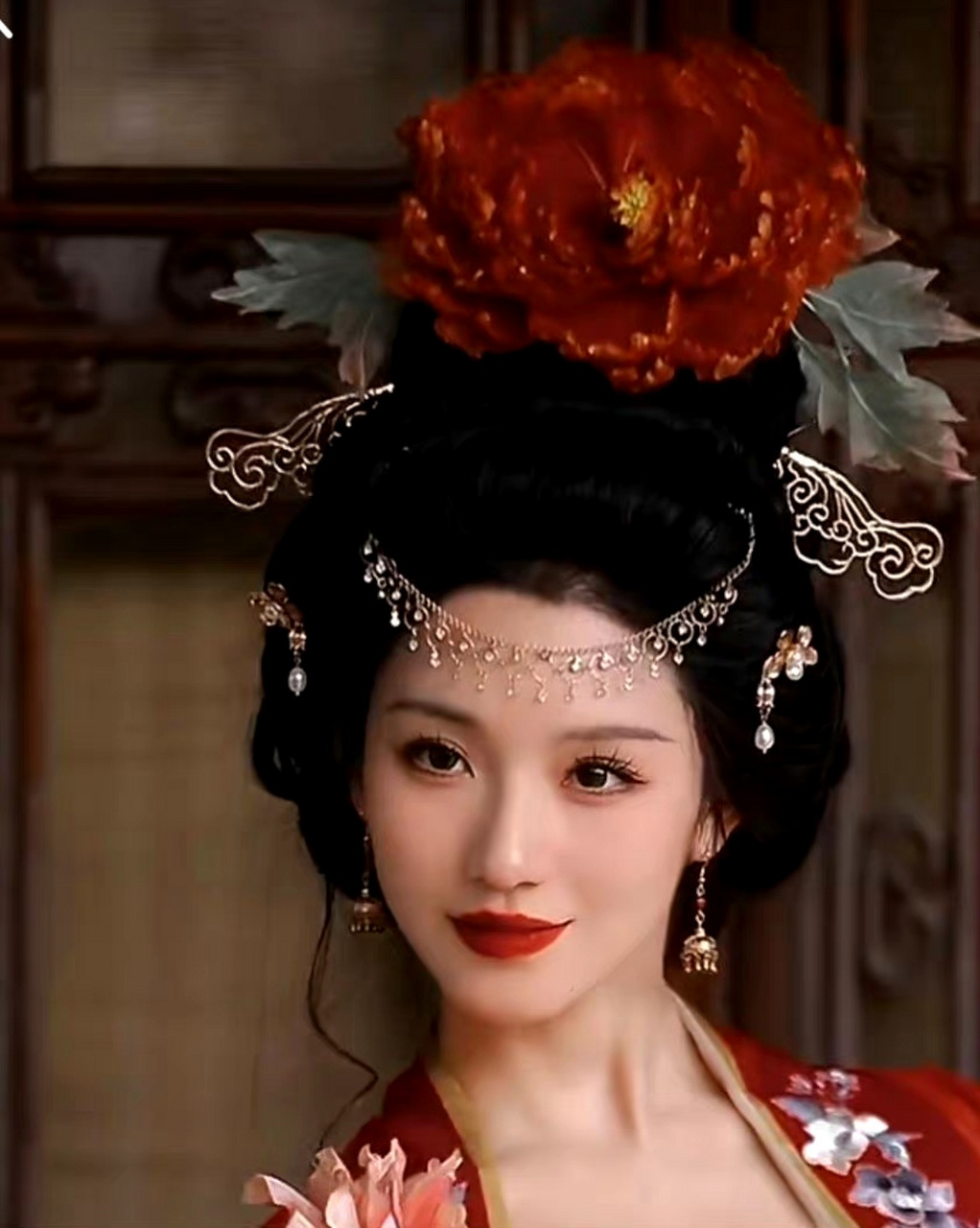 这发型一眼望去就很富贵