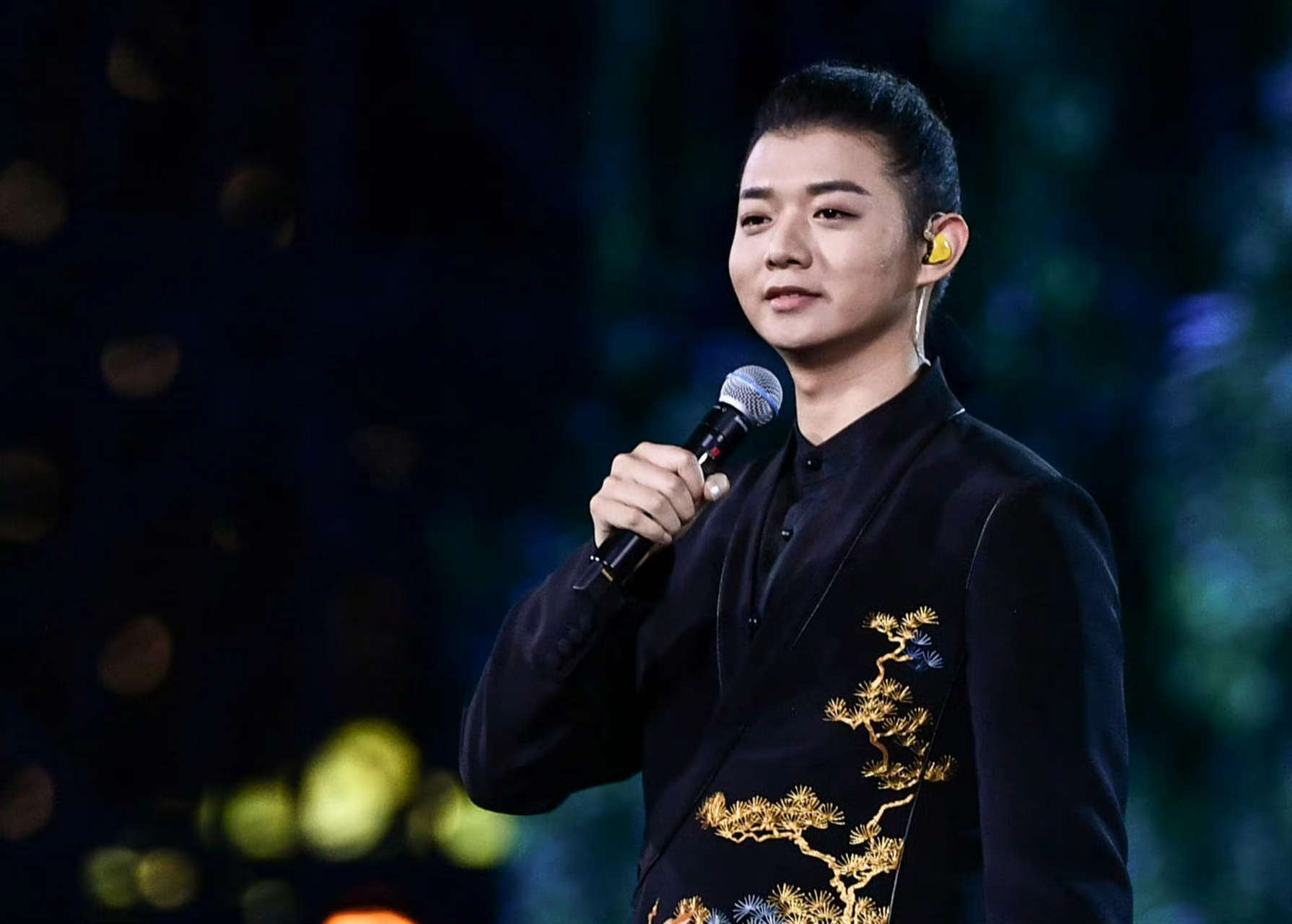 【霍尊开展演出准备复出】霍尊退圈这么久,没想到还有他的消息.