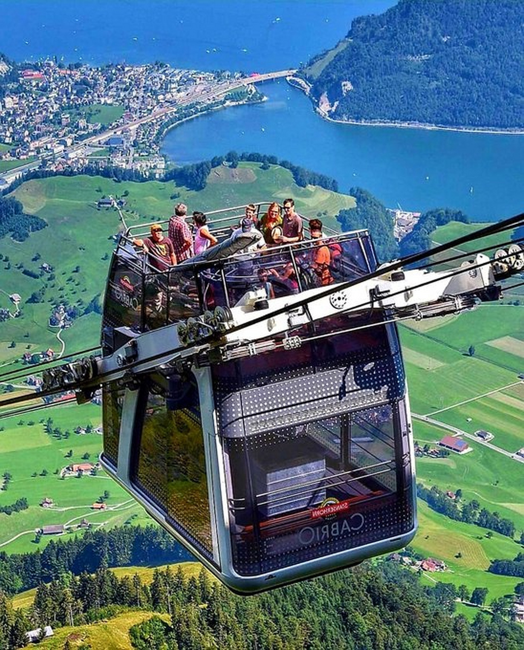 瑞士的双层缆车,绝佳视野[大哈]