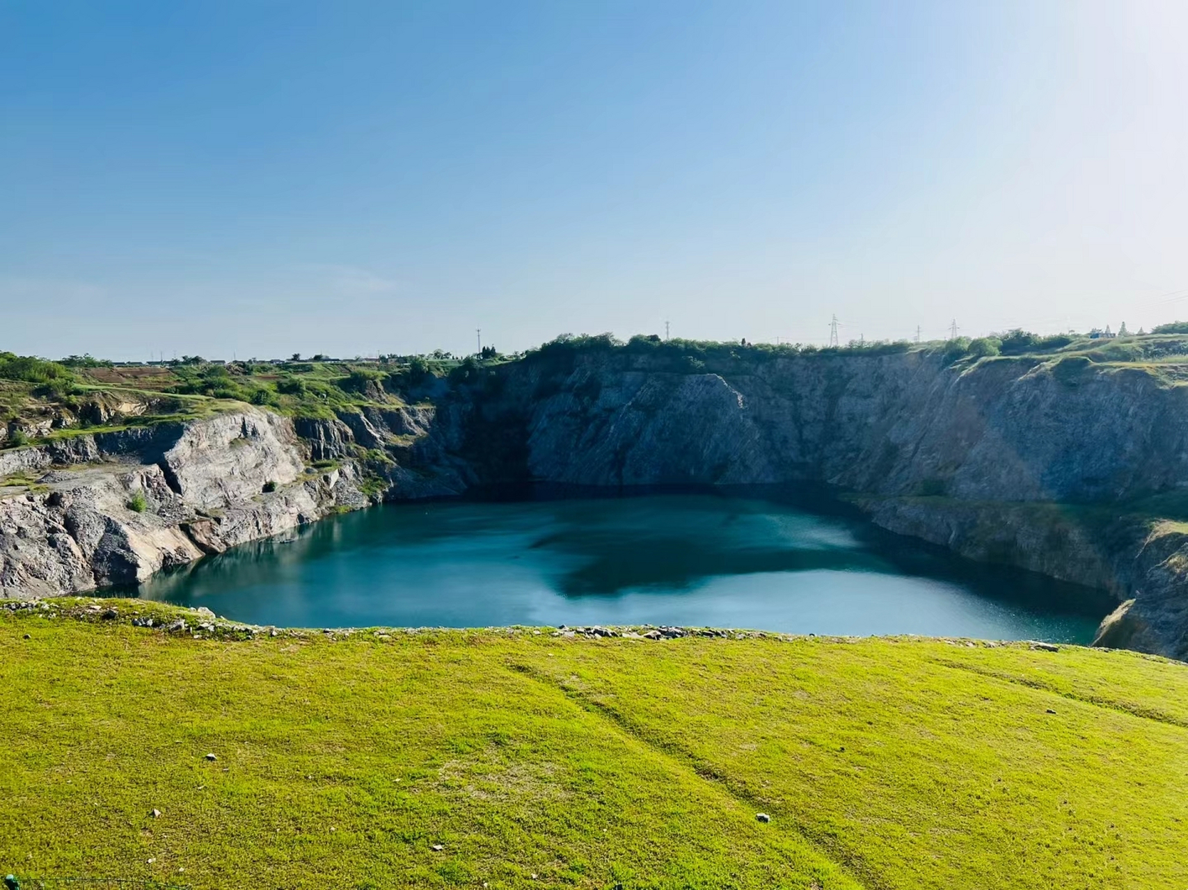 常州# #户外徒步登山# 常州唯美小众矿坑湖合集!