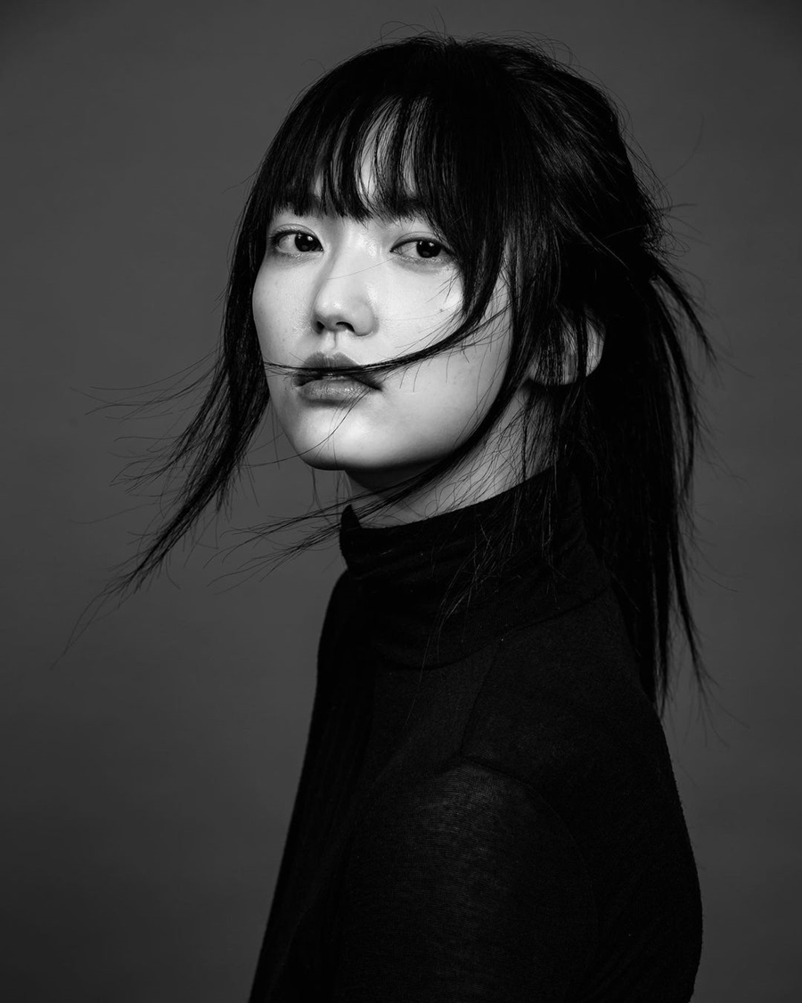 讣告:模特出身的女演员郑采律在家中发现遗体……26岁
