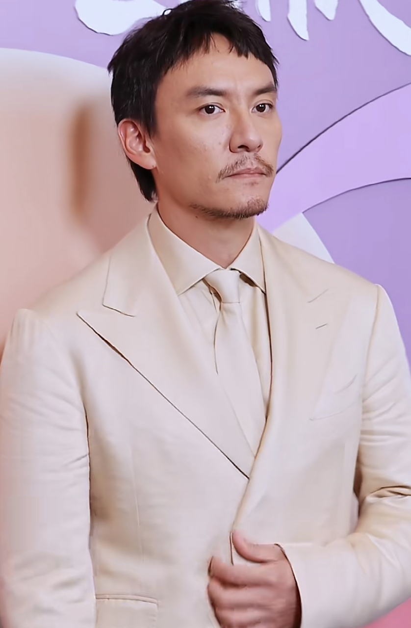 一个可以和彭于晏比帅的男人[二哈]绣春刀飞鱼服的张震在我心里第一帅