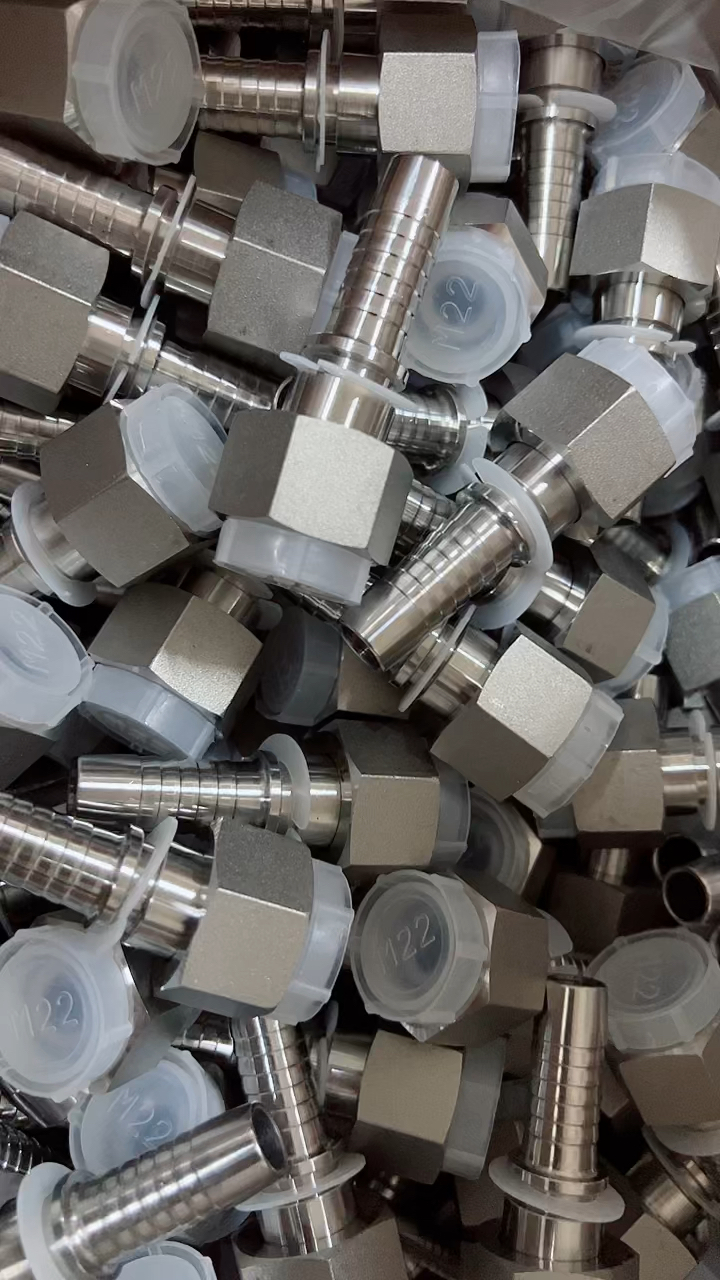 不锈钢扣压接头直20411-22-08-度小视