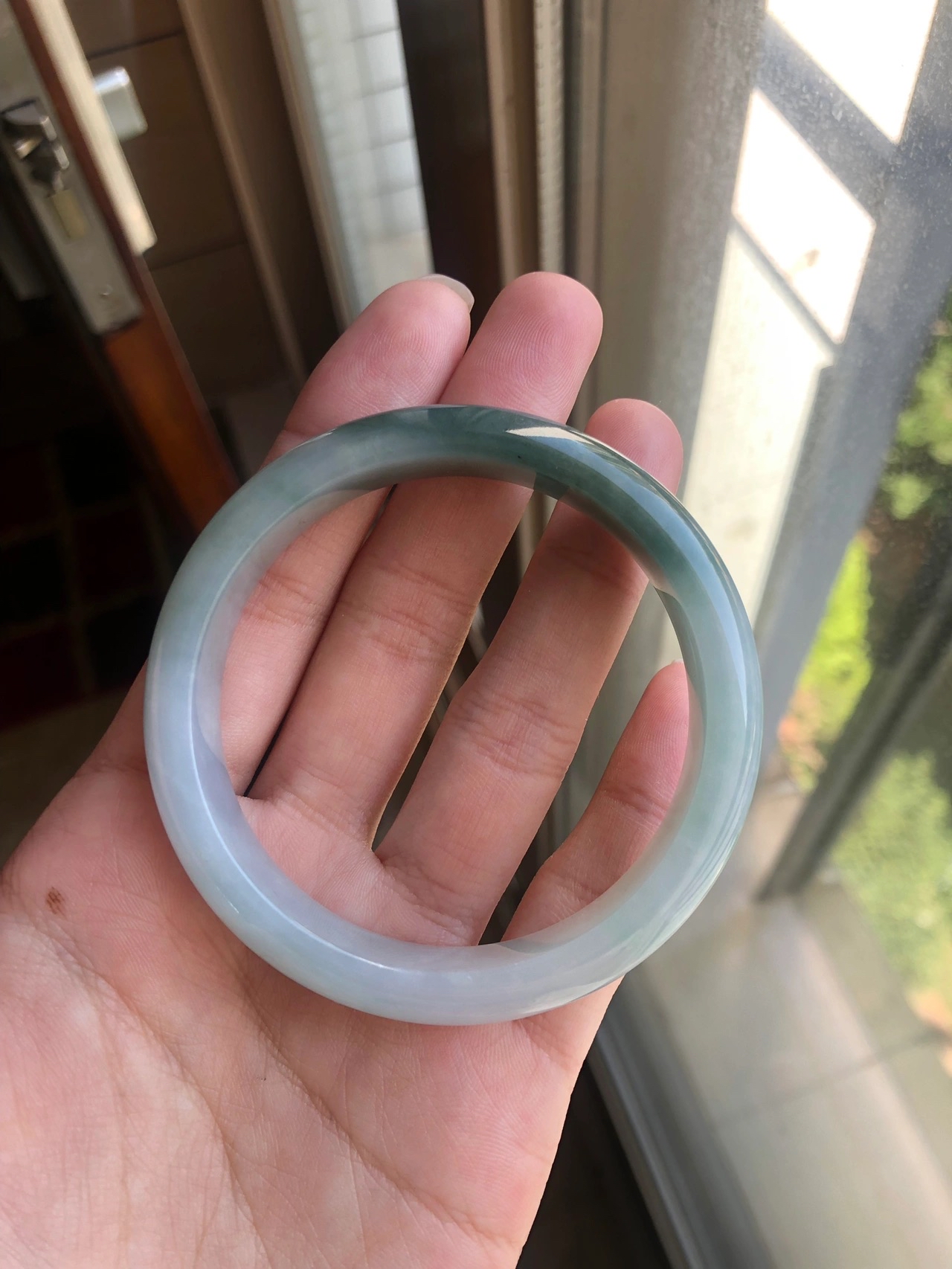 半山水飘花翡翠手镯