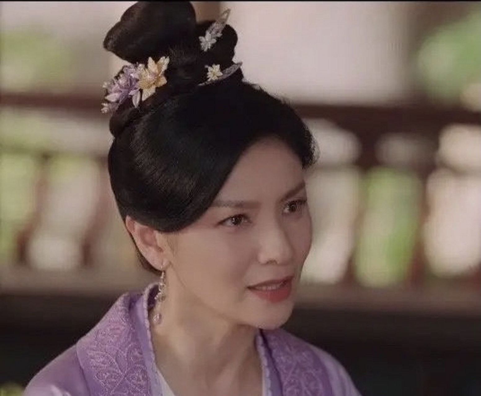 电视剧《长风渡》里,沙溢演白敬亭的亲爹,胡可演宋轶的后妈,活生生