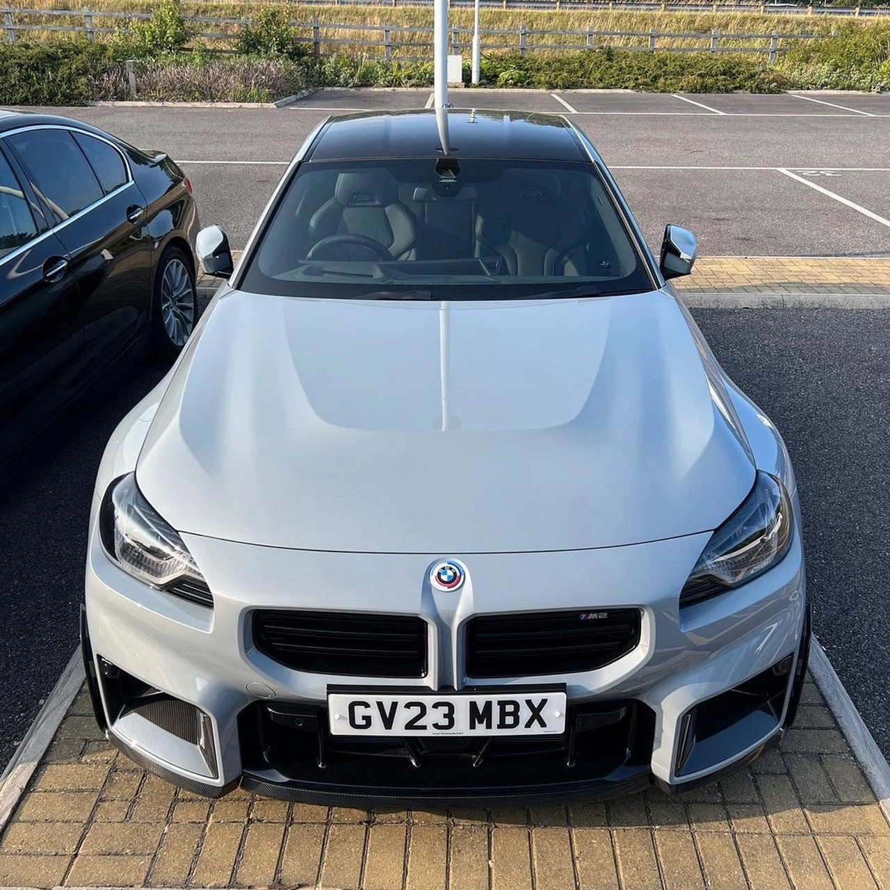 大家都说宝马2系的外观不好看,那么这台g87 宝马m2 m-performance