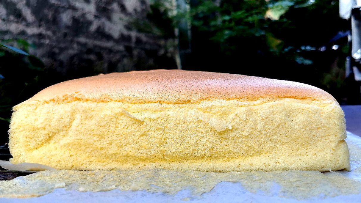 教你做网红古早蛋糕,黄金比例配方,不塌不陷细腻绵软,做法简单