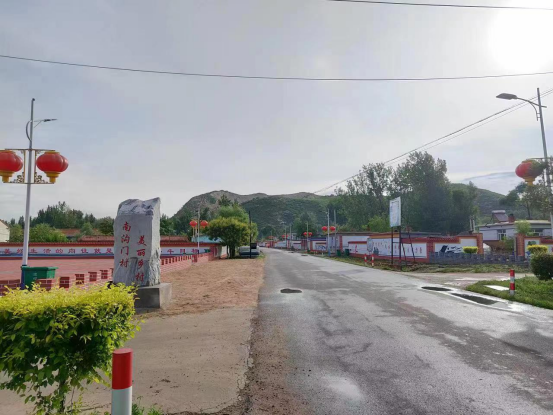 喀左县草场乡为创建文明城市增光添彩