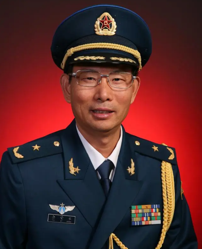 著名学者余爱水将军创作《咏恒》颂扬航天员邓清明25年终圆梦!