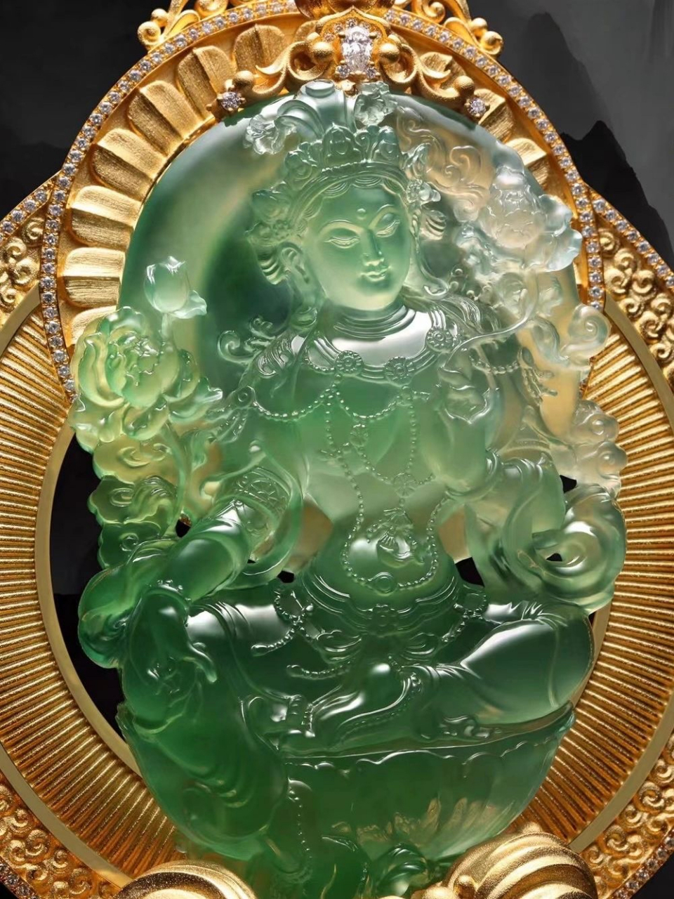 收藏级吊摆两用款绿度母图集|||收藏起来#翡翠# #翡翠挂件# #缅甸翡翠