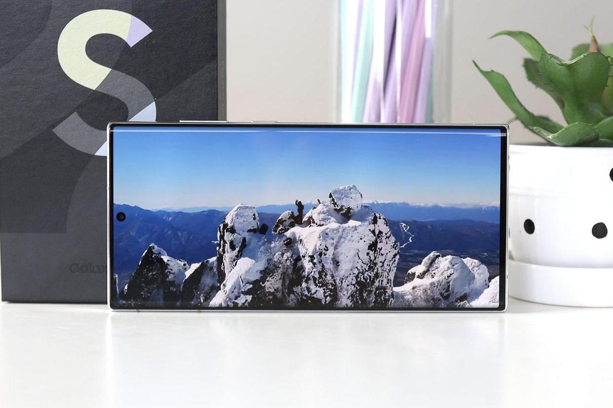 100倍变焦 骁龙8,一代机皇跌价2880元,三星也学会"良心"了