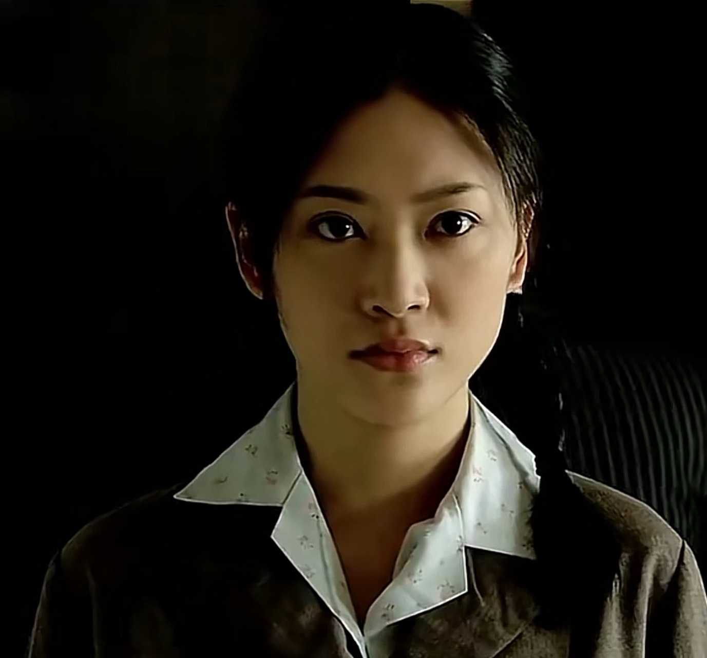 应采儿旧剧照,那时的她挺美的,而且看起来很娇弱