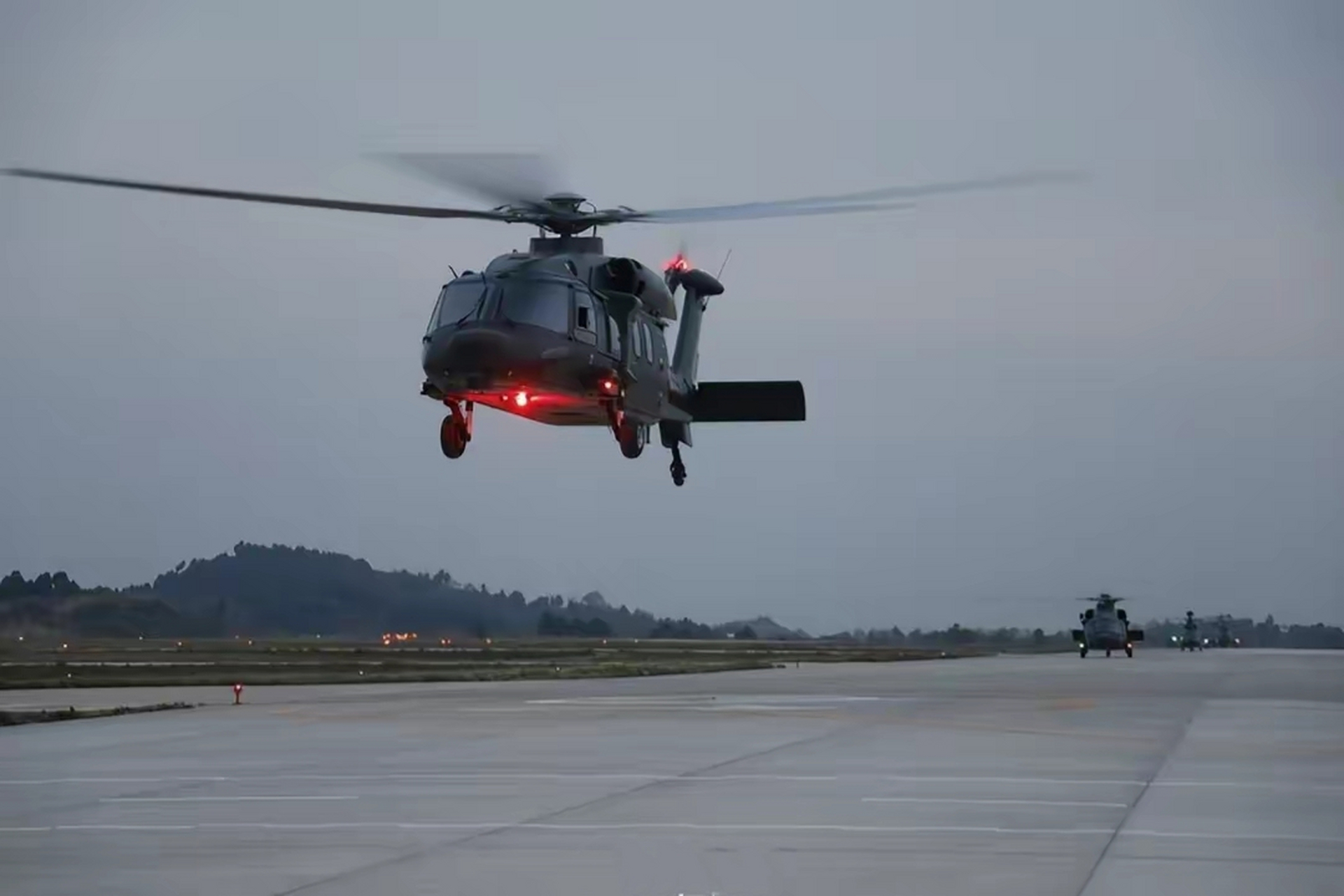 武警机动总队装备的直-20通用直升机,这涂装感觉还不错!