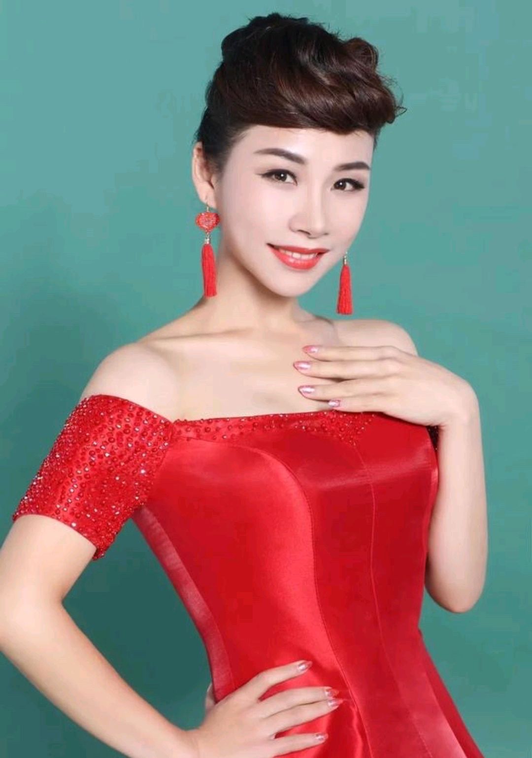 华语女歌手李琦2022年最新单曲"怀念草原"全网上线!