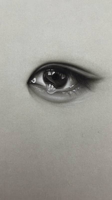 素描写实眼睛过程分享,如此真实又楚楚可怜的眼睛很难让人不爱,看完你
