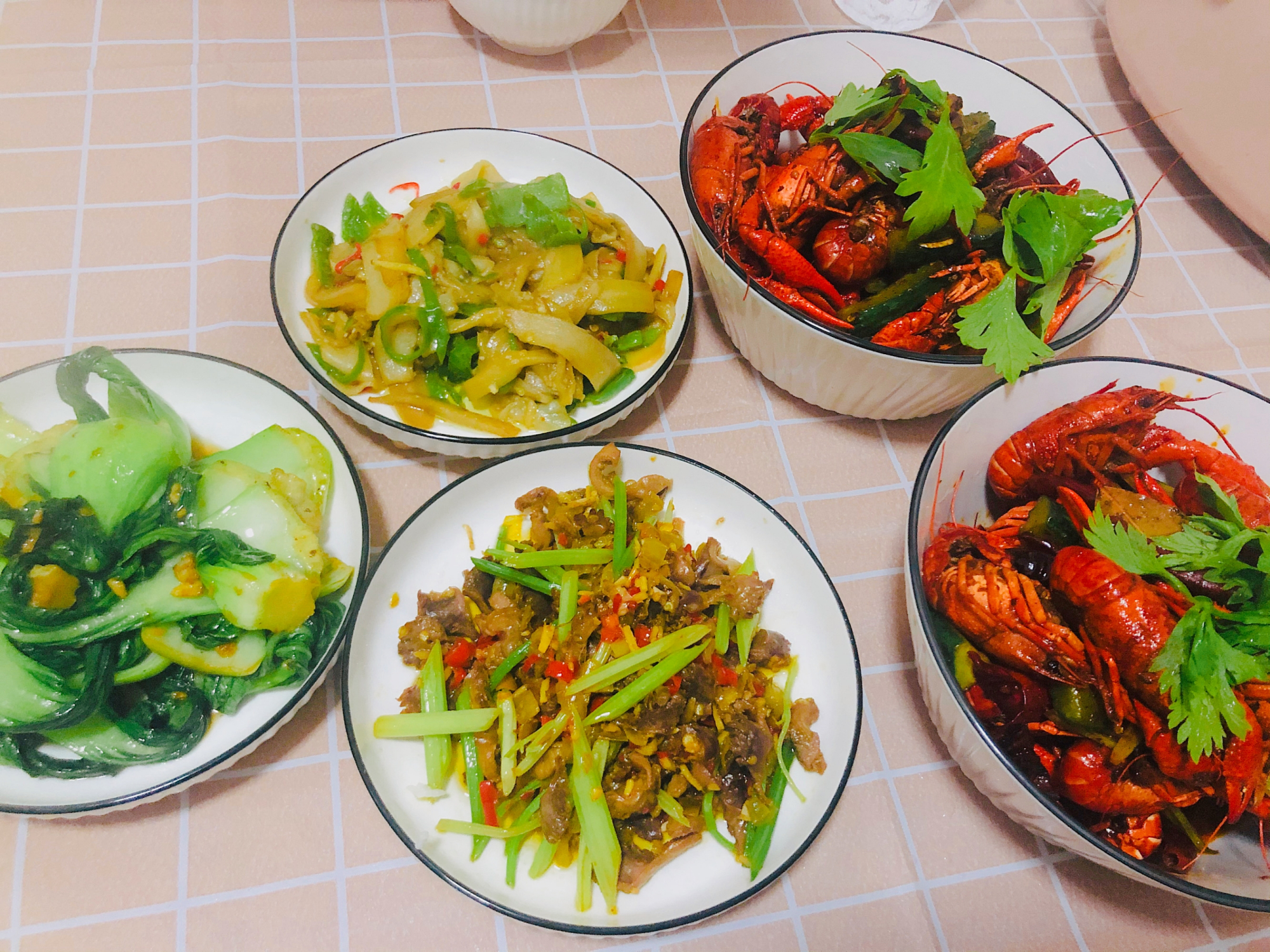 家常二人便饭,隔壁的小孩都馋哭了