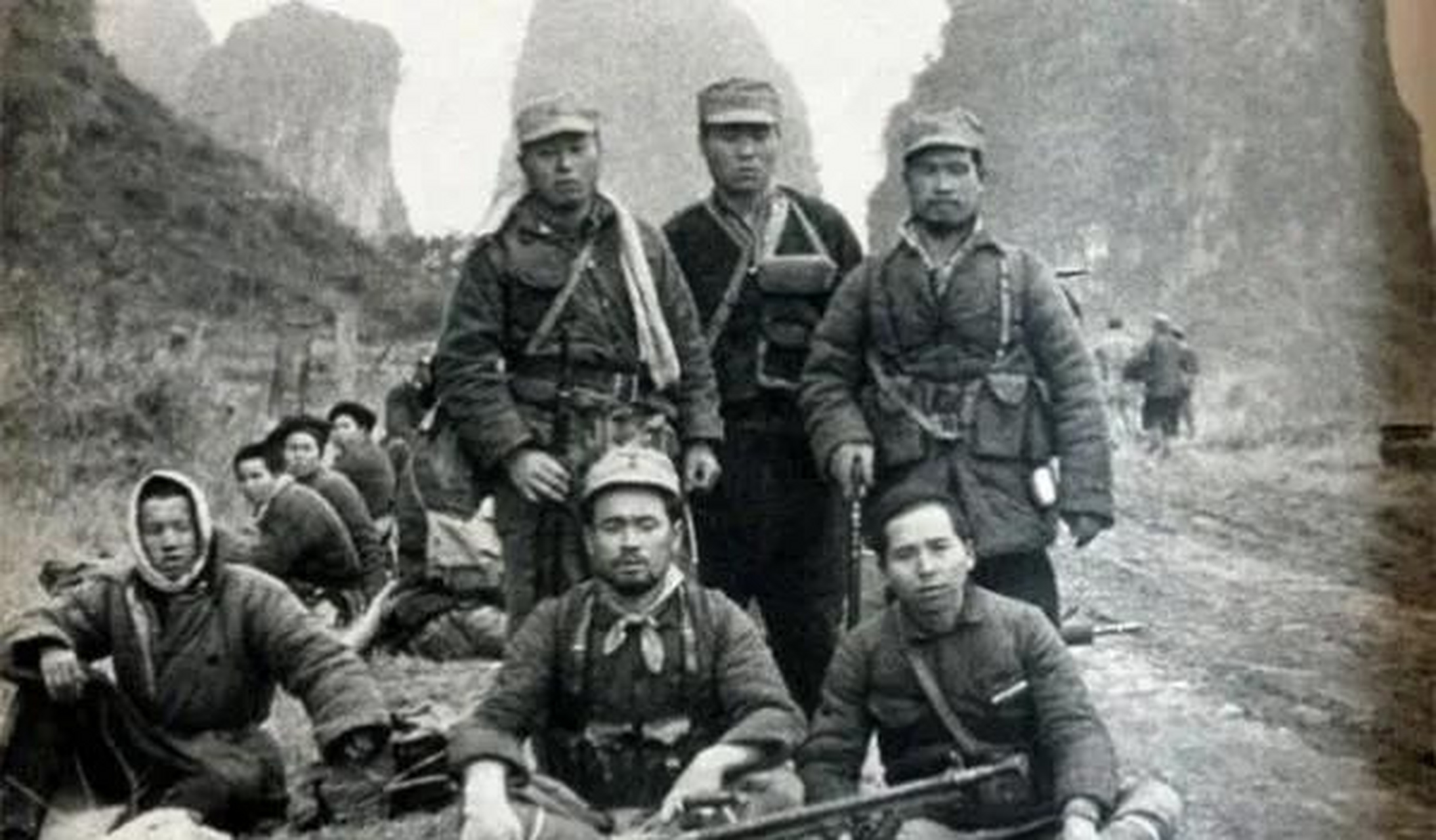 在《亮剑》中的山本特工队的历史原型是益子挺进队,原属第 36 师团(雪