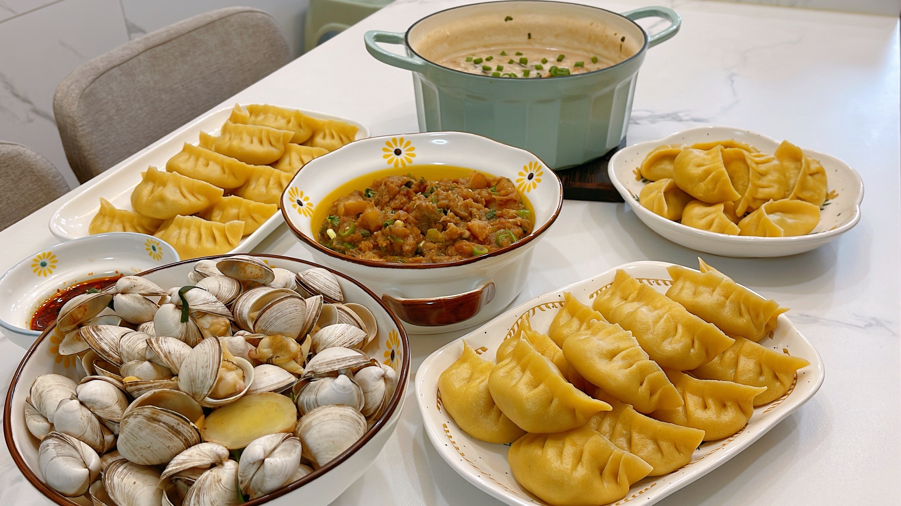 为了让孩子多吃点粗粮,每天变着花样做饭,黄金玉米蒸饺做起来