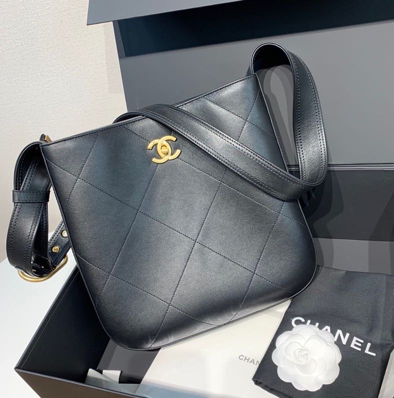 chanel 香奈儿菱格纹嬉皮水桶单肩斜挎手提手拎包