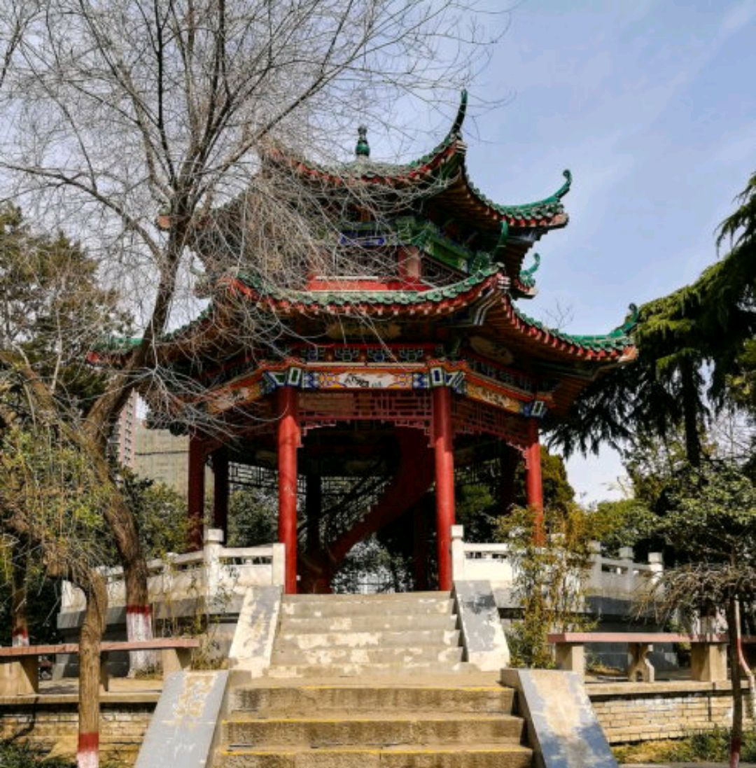 十万平米的南阳人民公园,有众多古迹,还有这样的神奇传说