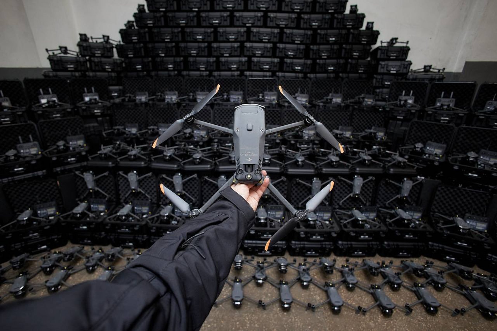 乌克兰一次性购买了几百架大疆无人机用于战场,大疆做梦都想不到自己