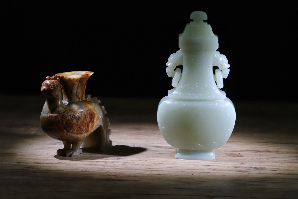 夔龙纹兽耳|玉瓶