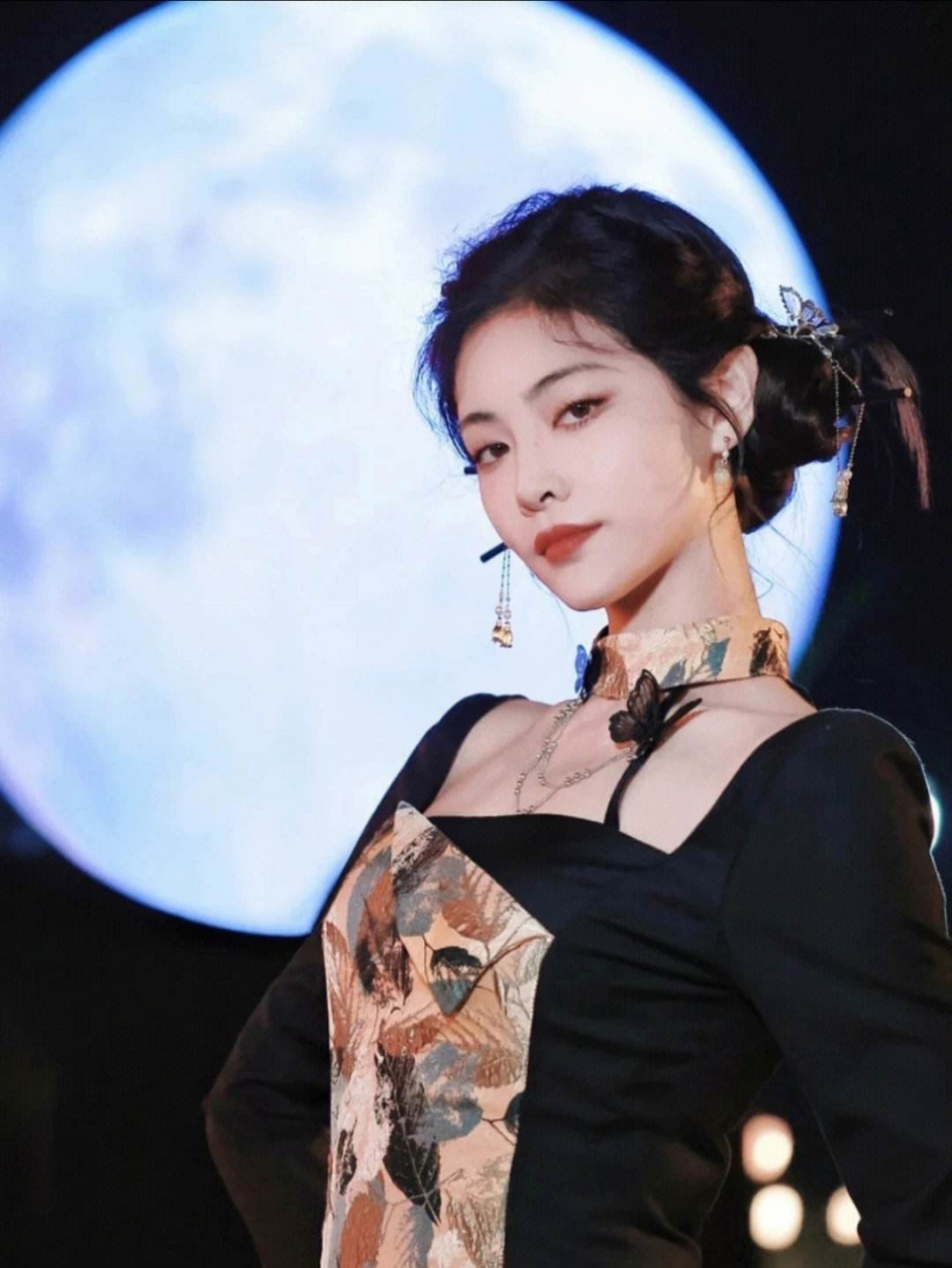 许佳琪(kiki),1995年8月27日出生于浙江省台州市临海市,中国内地流行