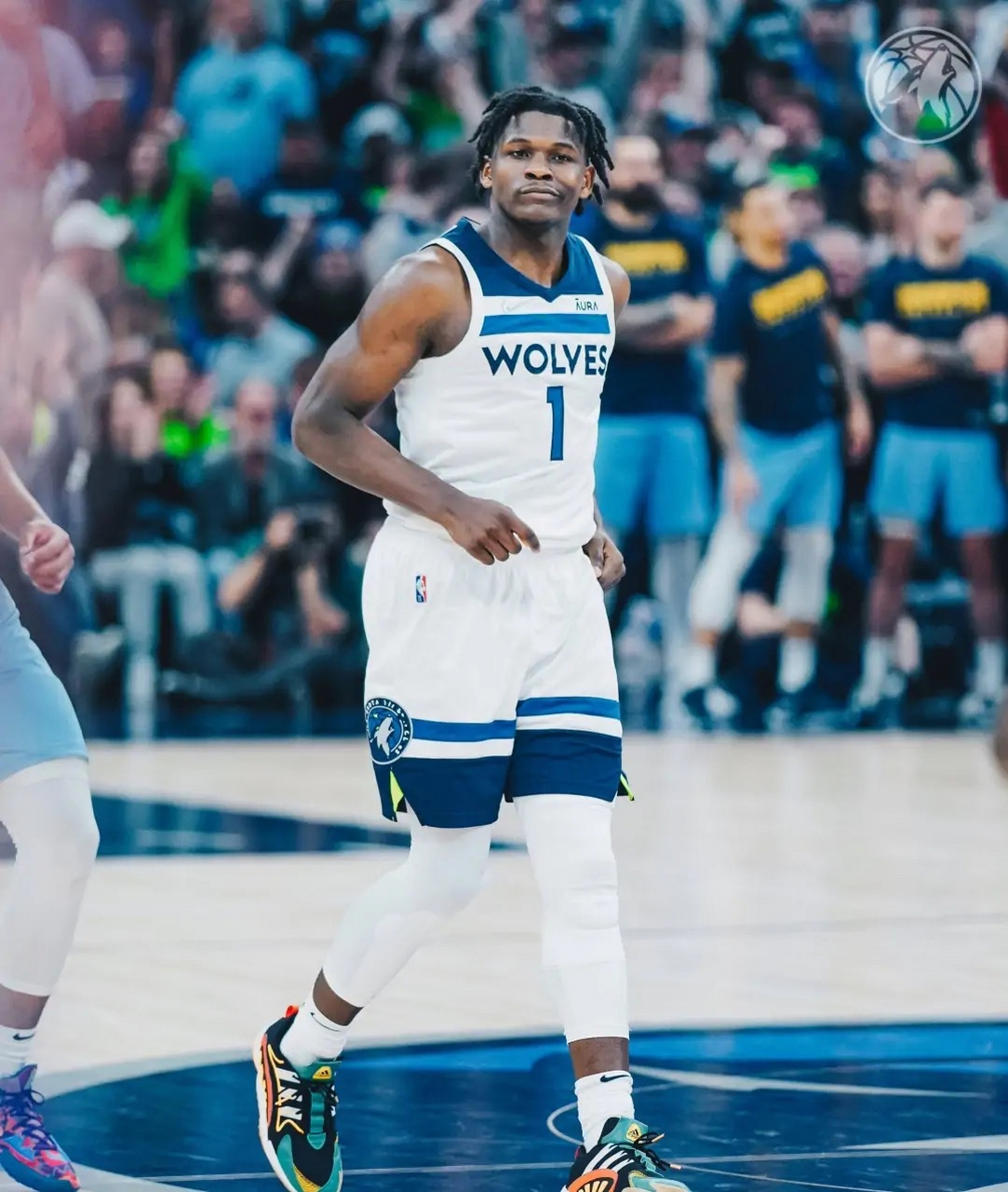 爱德华兹是过去几年nba的未来新星之一,也被认为是联盟中最傲慢和最敢