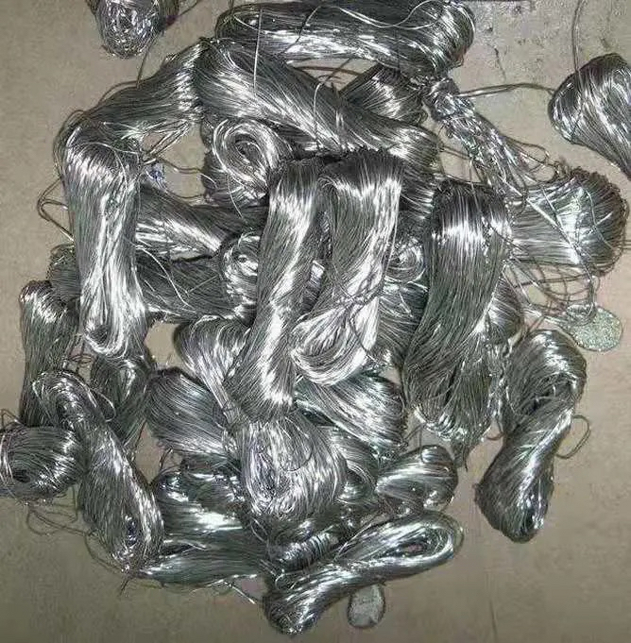 附近锡条回收联系方式,锡废品回收多少钱一斤,废锡渣多少钱一斤,锡珠