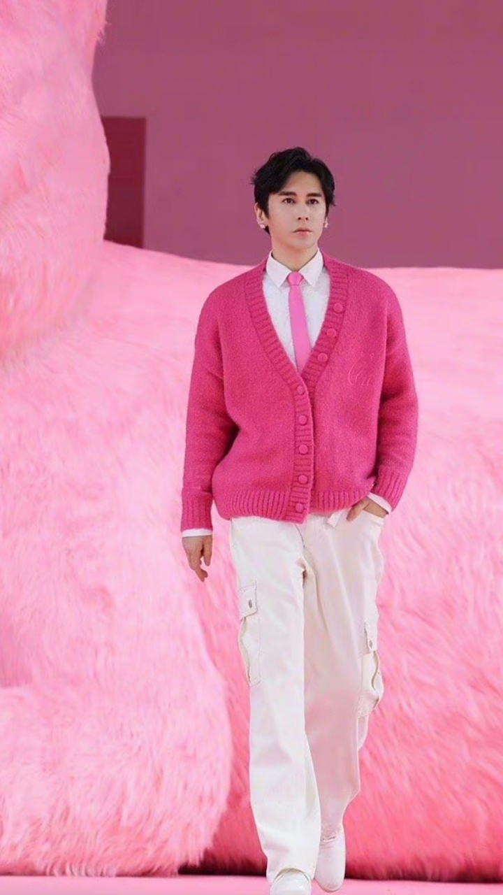 张伦硕为coco发声# 张伦硕发出文字"先听了段录音,我悲愤交加,又苛怂