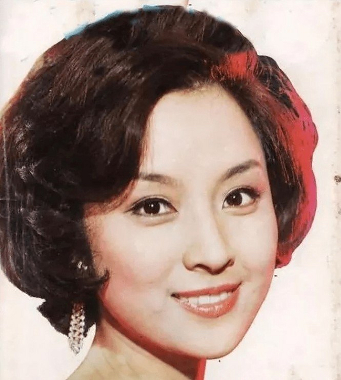 《甄珍:传世女神的遗憾人生,离婚,再嫁,老来修旧好》  她是传世女神