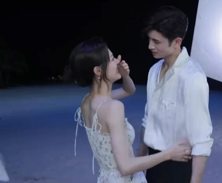 张云龙钟楚曦恋情曝光