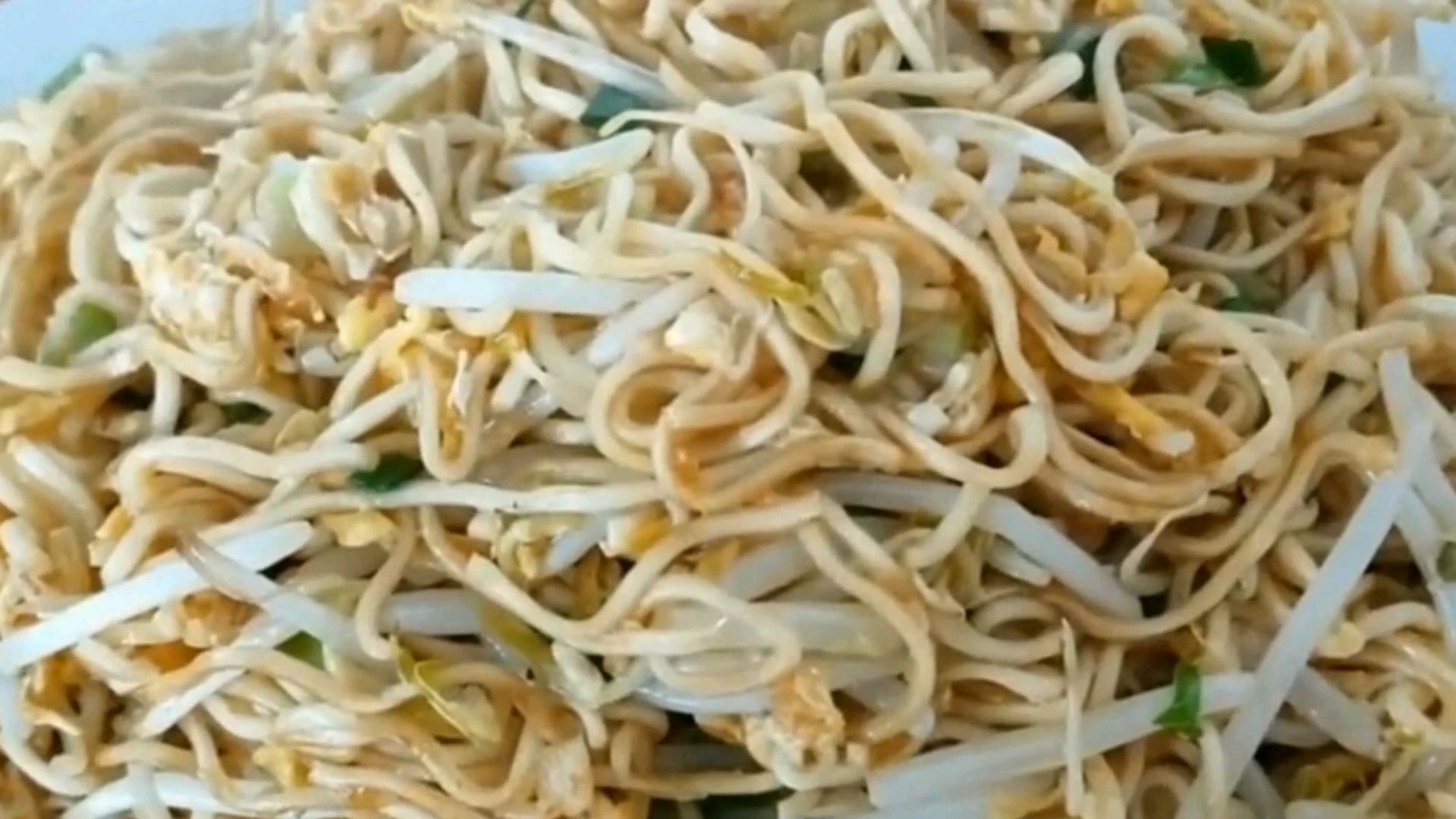 鸡蛋炒面,教你不坨不粘的做法,面条劲道好吃,看着就有食欲