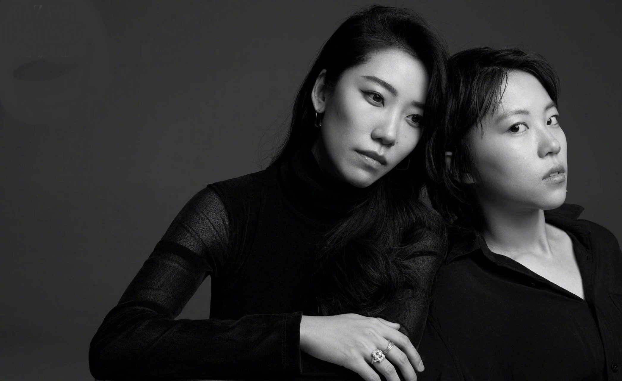 娱乐圈就不缺大瓜,刚吃到的一个瓜,窦靖童在国外和女朋友结婚了,坐等